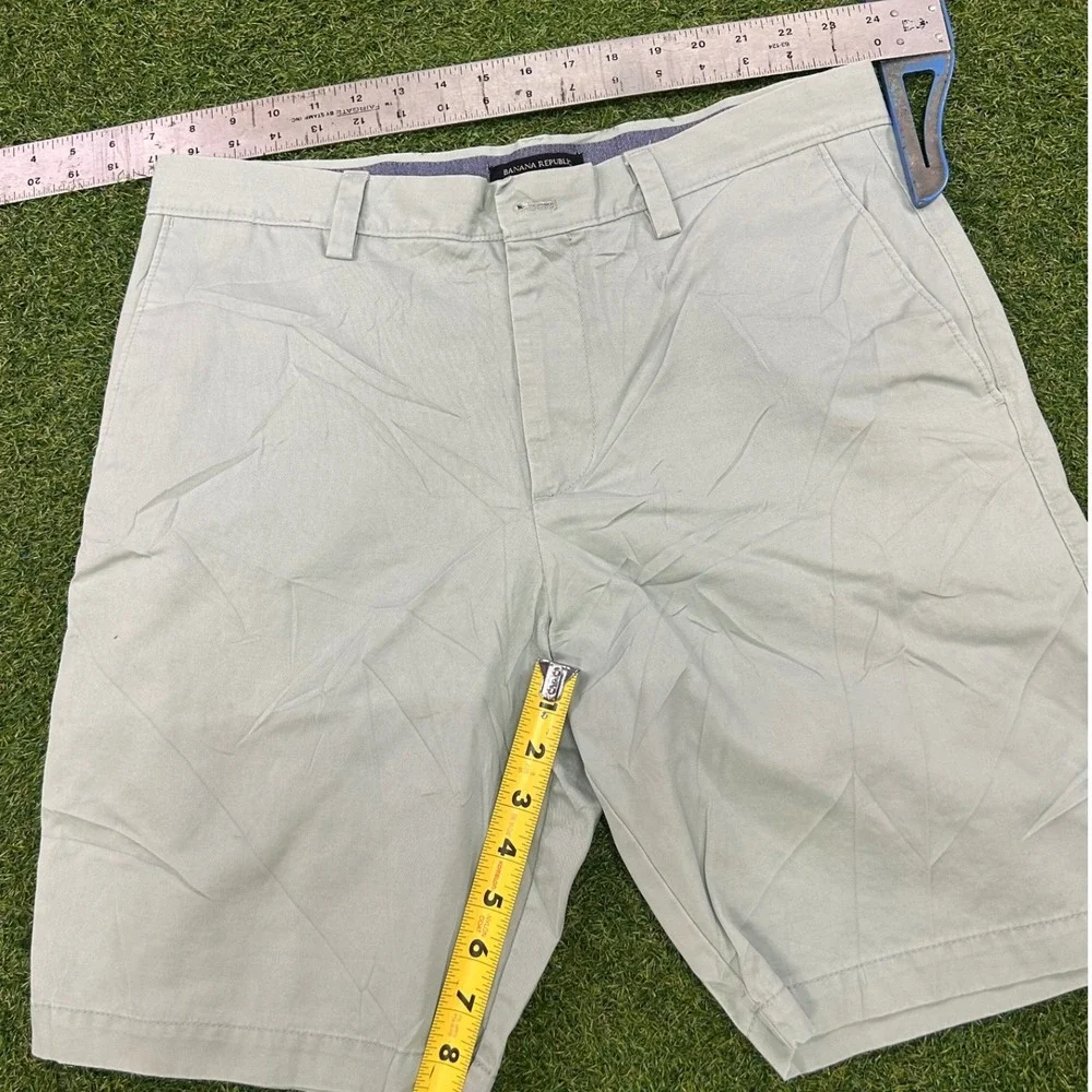 Banana Republic Aiden Short Mens 32 Light Green Sage Chino Slim Fit Flat Front
